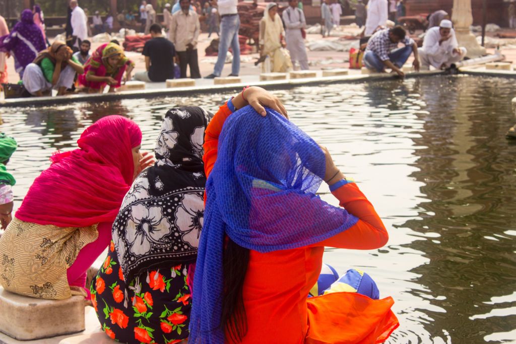 New Delhi: Pred modlitbou sa treba očistiť