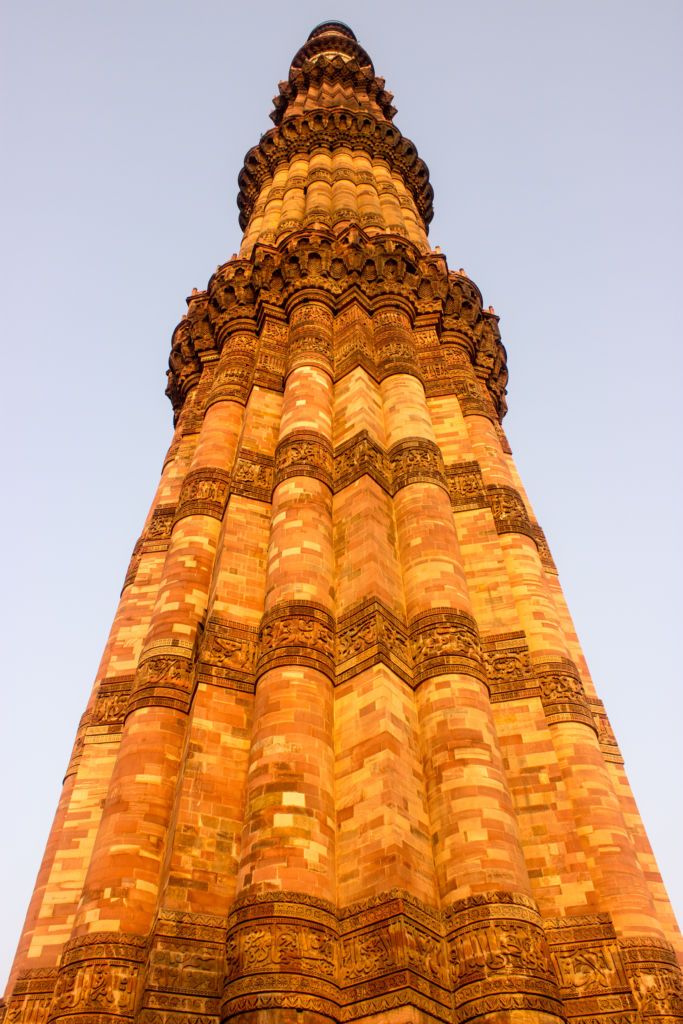 New Delhi: 73m vysoký nádherne vyzdobený minaret