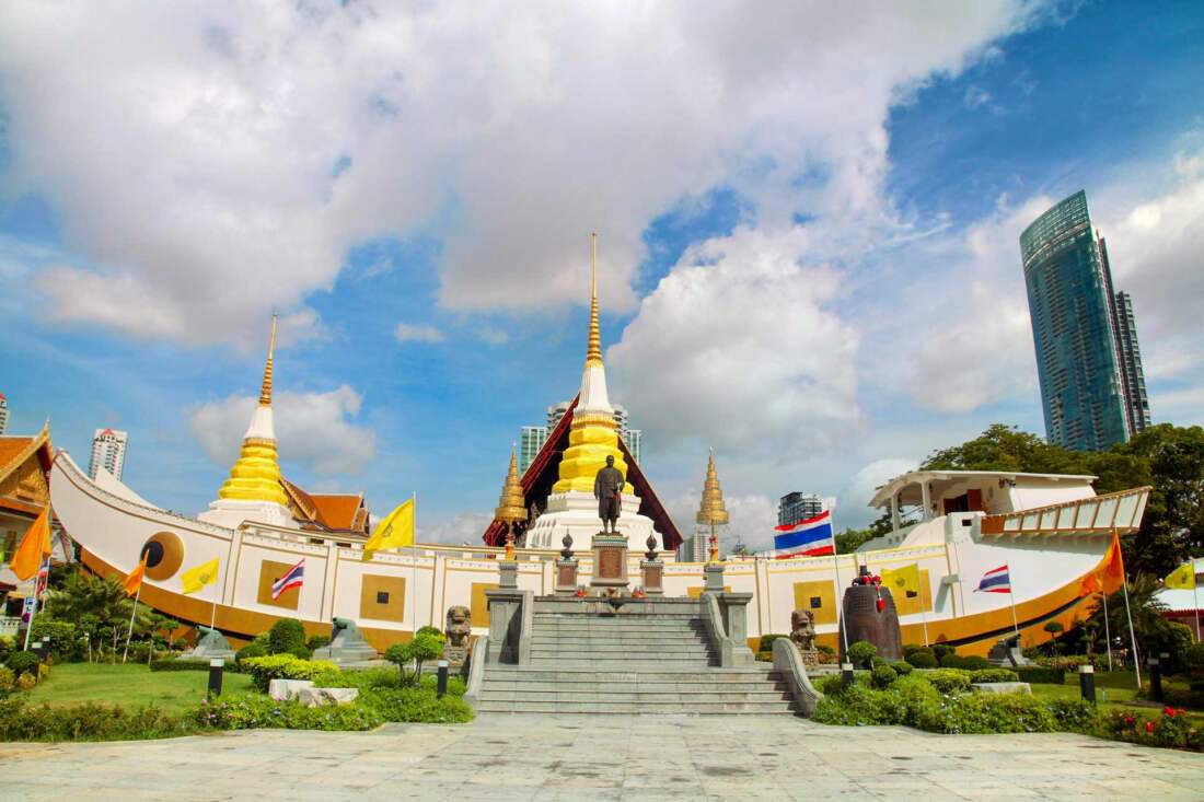 Chrám Wat Yannawa V Tvare Lode