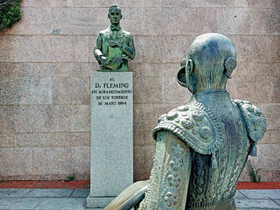 Monumento al Dr. Fleming en agradecimiento de los toreros