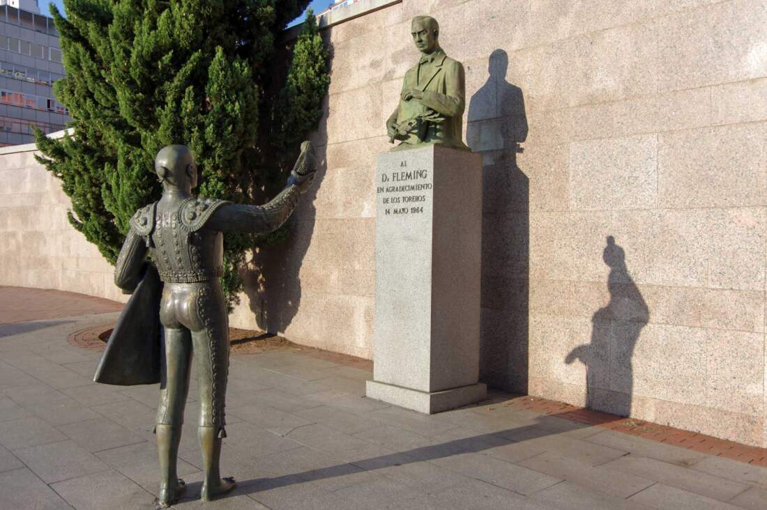 Monumento al Dr. Fleming en agradecimiento de los toreros