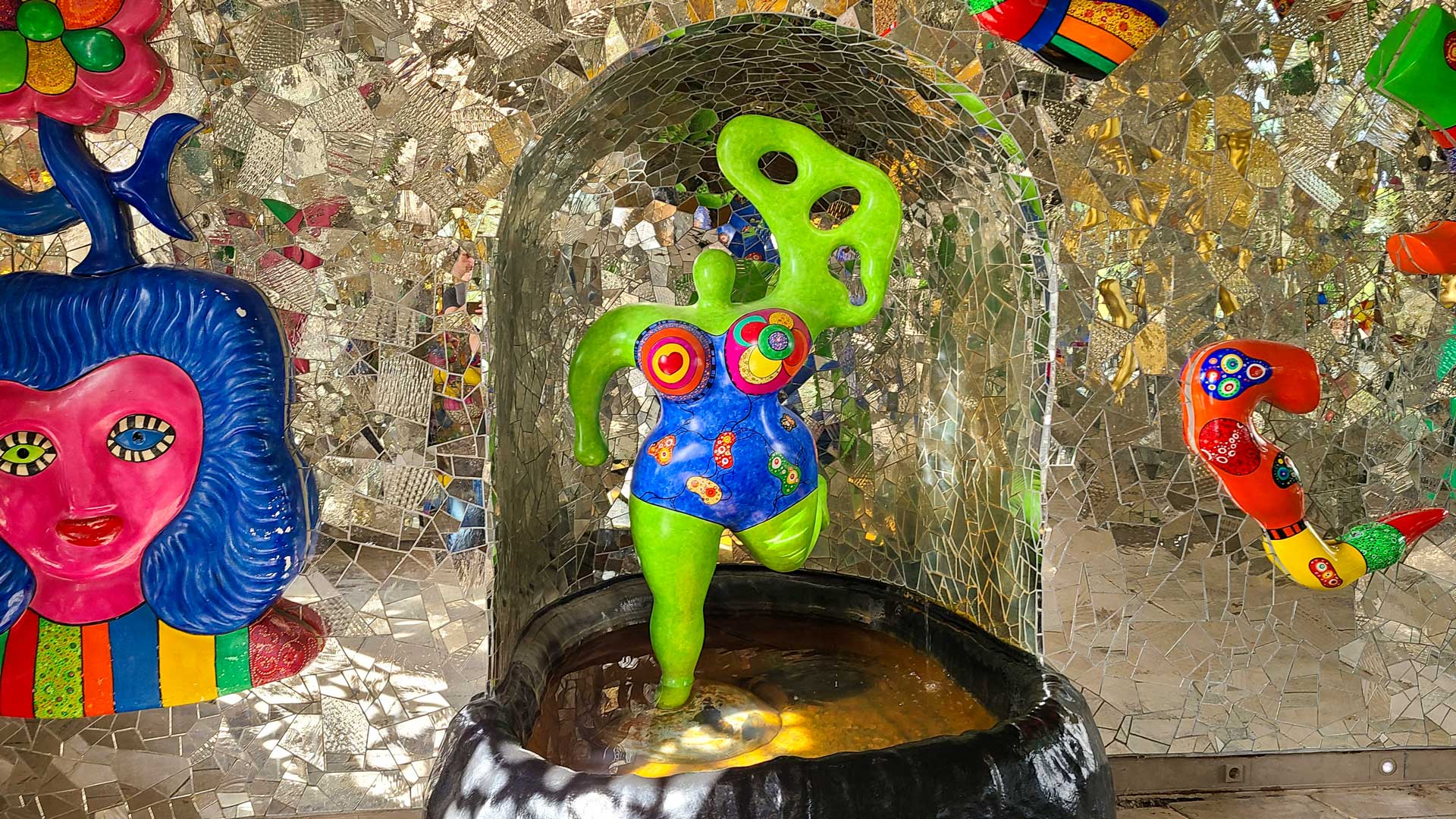 „Jaskyňa“ Od Niki De Saint Phalle